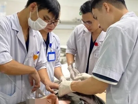 Phẫu thuật khẩn cứu người bị thương nặng nhất vụ tai nạn liên hoàn ở Lạng Sơn