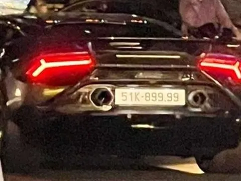 Biển số đấu giá 51K - 899.99 chính thức lên xe Lamborghini