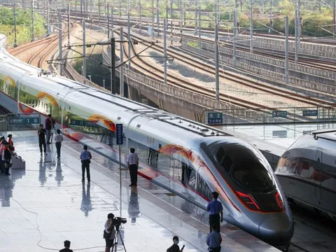 Đường sắt từ Hà Nội đến Trung Quốc nối lục địa Á – Âu vận tốc 27km/h - nên thay thế tàu tốc độ cao?