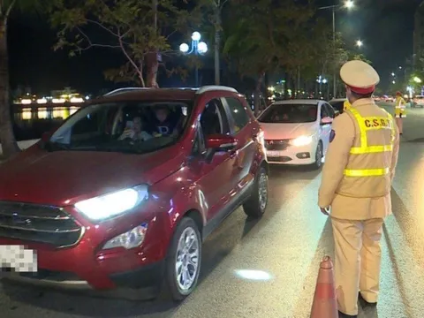 Bộ Công an trả lời trường hợp CSGT được dừng xe để kiểm soát