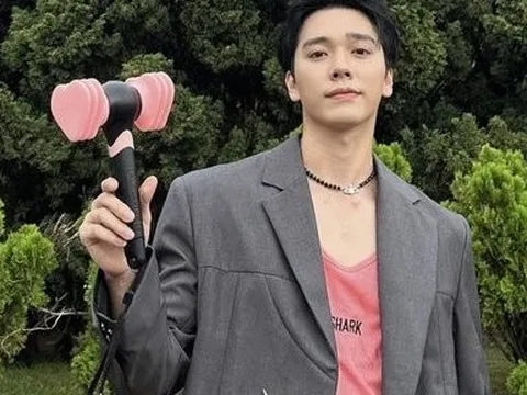 Mỹ nam "Tết ở làng địa ngục" mặt thư sinh, body cuồn cuộn "sóng thần" gây sốt MXH