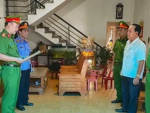 Khởi tố chủ gara ô-tô mua bán trái phép hóa đơn