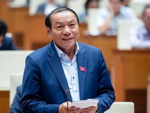Đại biểu tranh luận với Bộ trưởng Nguyễn Văn Hùng liên quan phát biểu về phim "Đất rừng phương Nam"