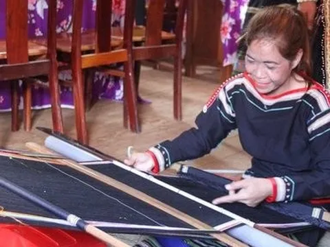Bảo tồn nghề dệt thổ cẩm của người Ê Đê