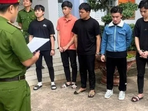 Bắt giam 5 thanh niên “biểu diễn” ô tô ở Vũng Tàu đăng clip lên TikTok