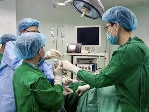 Bình Thuận: Nam sinh lớp 11 bị 3 người lạ chém nguy kịch