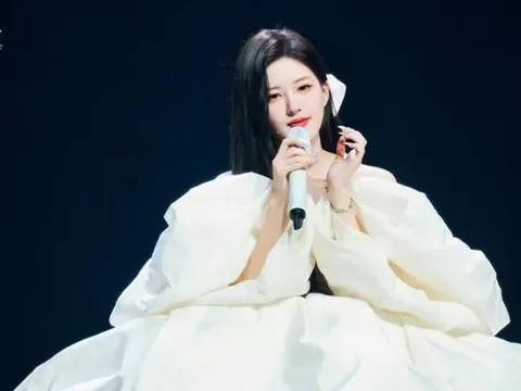 Triệu Lộ Tư có hành động “đốn tim” fan trong ngày sinh nhật 