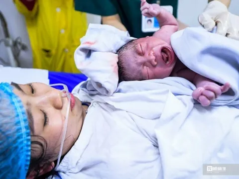 Mức sinh thấp, đề xuất hỗ trợ bằng tiền và miễn giảm học phí