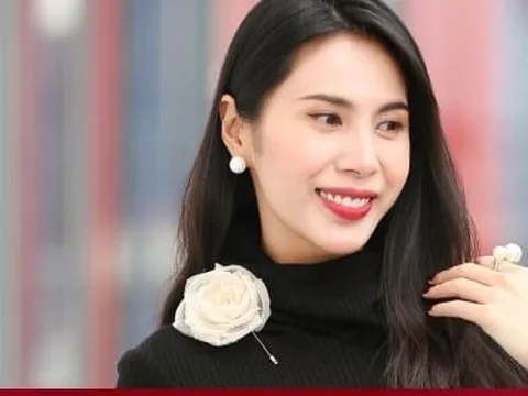 Bị mỉa mai vì bán hàng online, Thuỷ Tiên nói gì?