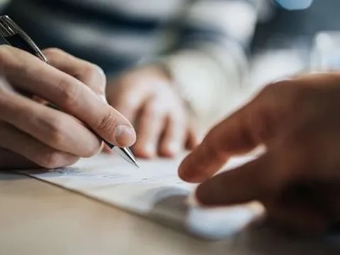 Hướng dẫn xác định căn cứ tính thuế TNCN khi thừa kế cổ phiếu