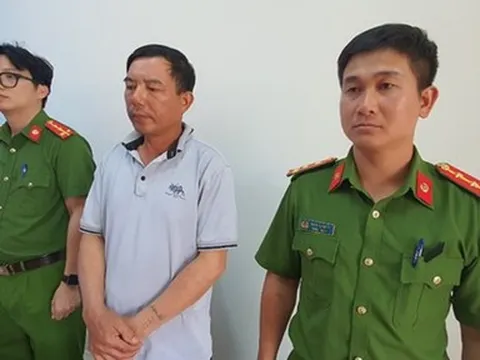 Bắt nguyên Chủ tịch xã lạm quyền giao hàng trăm lô đất sai quy định