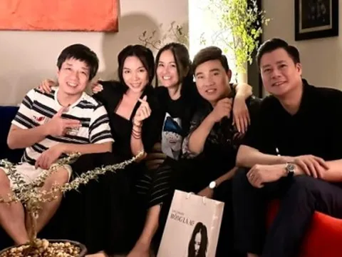 Mỹ Tâm thân thiết sang ăn tân gia Hồng Nhung ngay sau ồn ào "Cô Bống" gác chân lên tấm bảng tên "Nếu anh đi"