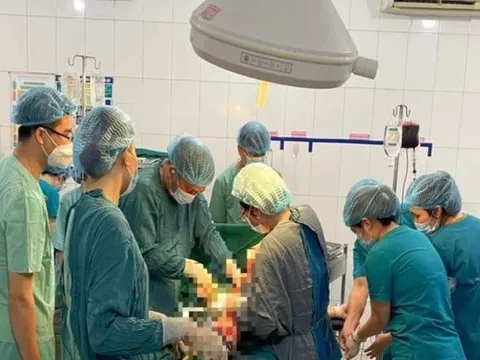 Bệnh viện kích hoạt báo động đỏ cứu thai phụ bị vỡ thai ngoài tử cung