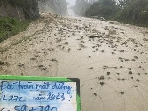 Khánh Hòa: Đèo Khánh Lê sạt lở, đường nối Nha Trang-Đà Lạt bị chia cắt