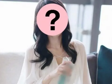 Nữ thần có đôi mắt đẹp nhất showbiz 41 tuổi vẫn xinh như búp bê, đổ vỡ sự nghiệp vì từ mặt cha mẹ ruột