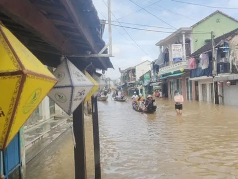 Vì sao mưa lớn từ Quảng Trị đến Quảng Ngãi, có nơi trên 1.000 mm?