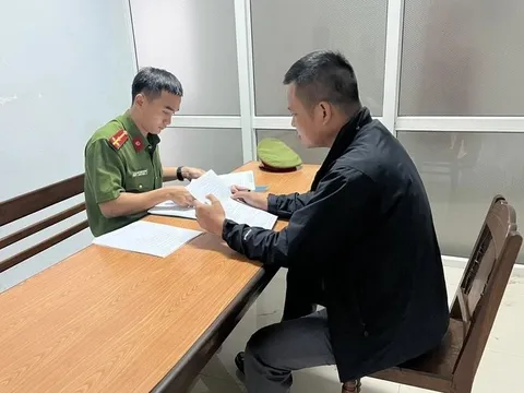 Bắt 2 đối tượng lừa chuyển nhượng cổ phần theo hình thức đa cấp
