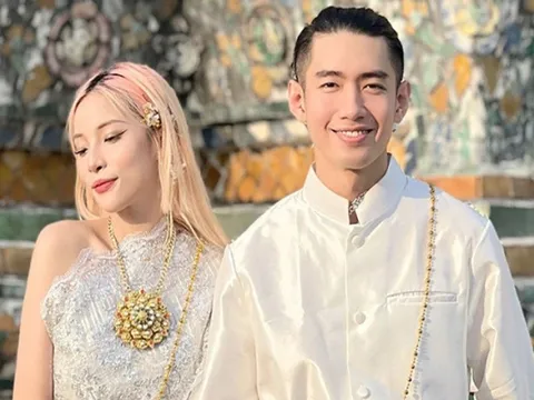 Quang Đăng được bạn gái Yee Pink chăm sóc ở hậu trường "Chị đẹp đạp gió rẽ sóng 2023"