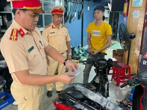 Đà Nẵng: Cảnh sát giao thông đột kích 2 lò “độ, chế” xe máy