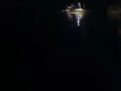 Trắng đêm tìm kiếm 3 bố con bị lật thuyền đuối nước thương tâm