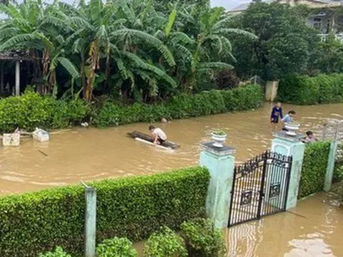 Nhà của Á hậu Minh Nhàn ở Huế bị ngập sâu