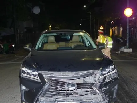 Tin mới vụ xe Lexus liên tục đâm vào ô tô 4 chỗ ở TP. Bà Rịa