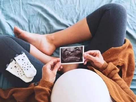 Cha mẹ chưa đủ tuổi kết hôn, có đăng ký khai sinh cho con được không?