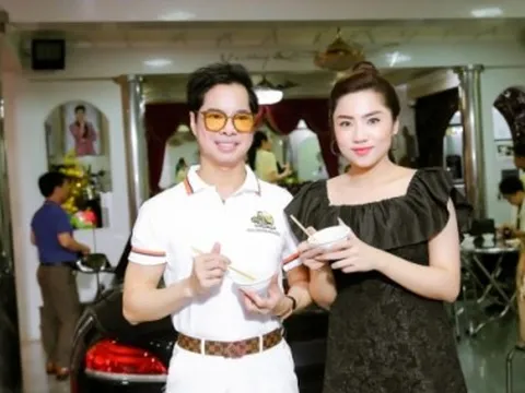 Ngọc Sơn tự nấu ăn, chiêu đãi bạn bè tại biệt thự