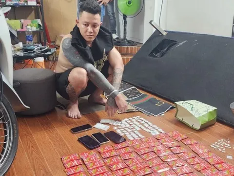 Bắt quả tang đối tượng tàng trữ trên 150 bịch ma túy tổng hợp
