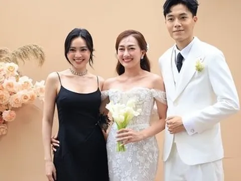 Trương Quỳnh Anh cùng loạt sao Việt khóc thét dưới bể bơi sau tiệc cưới