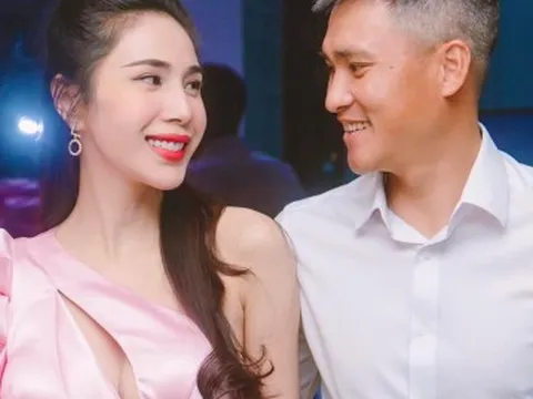 Công Vinh tặng Thủy Tiên 2 tỷ đồng, khuyên cô ngừng bán hàng online