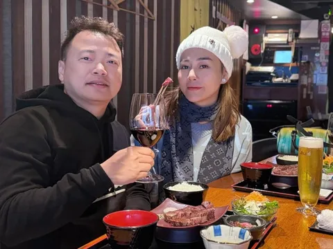 Phương Oanh đang bầu bí vẫn đi nước ngoài hẹn hò với shark Bình, còn gọi chồng bằng biệt danh đáng yêu này