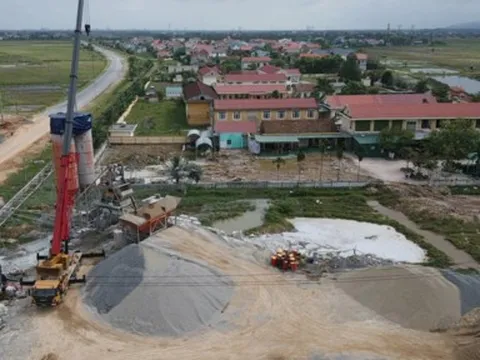 Di dời trạm trộn bê tông cạnh trường học, gây ô nhiễm môi trường