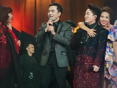 Đỗ Bảo và dàn ca sĩ sung sức đến cuối show diễn dài gần 4 tiếng