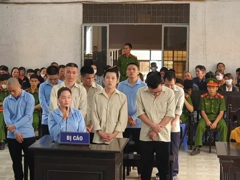 Nữ quái mua bán người phục vụ khách hát karaoke lãnh án chung thân