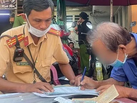 TP.HCM: Bị phát hiện nồng độ cồn, 2 tài xế xe buýt nói đã nhậu từ hôm trước