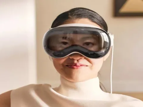 Ngỡ ngàng với trải nghiệm ban đầu của kính Apple Vision Pro