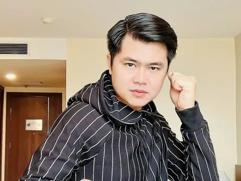 Nam ca sĩ được mệnh danh "hoàng tử bolero" là võ sĩ chuyên nghiệp, 2 lần vô địch quốc gia là ai?