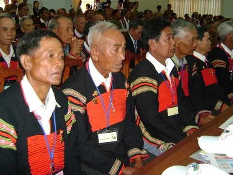 Sửa đổi điều kiện công nhận người có uy tín trong đồng bào dân tộc thiểu số