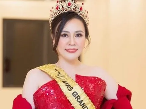 Hoa hậu Phan Kim Oanh vừa “Final walk” lại nhận thêm một năm nhiệm kỳ