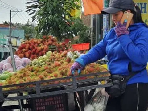 Vì sao trái cây ven đường lại rẻ hơn?
