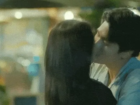 Phim Việt giờ vàng có cảnh hôn hút triệu view vì khiến netizen "choáng váng", đóng đạt cứ như "phim giả tình thật"