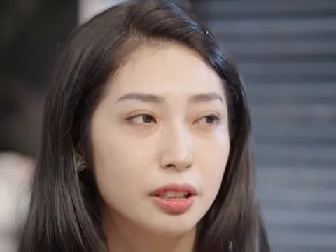 Khổng Tú Quỳnh rưng rưng trước cuộc gọi giữa đêm của mẹ vì thông tin "sét đánh" về con gái