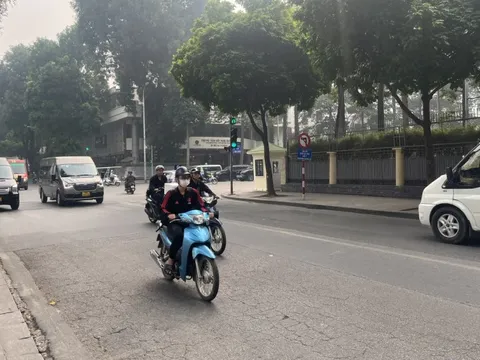 Bắc Bộ trời rét, Trung Bộ mưa lớn