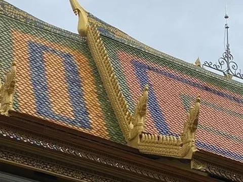 "Áo mới" cho di tích Quốc gia chùa KomPong: Trụ trì nói gì?