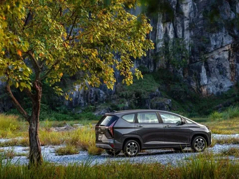 Chiếc MPV giảm giá cực mạnh, tiếp tục "thủng đáy", thấp nhất từ kể từ khi ra mắt