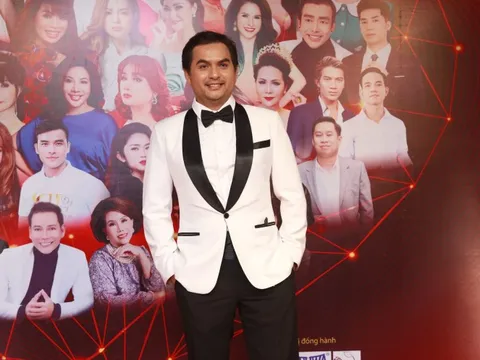 Sau 13 năm kết hôn với hoa hậu và định cư ở Mỹ, MC Đức Tiến giờ ra sao?