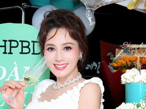 Hoa hậu Đàm Lưu Ly: "Tôi đang ở trên đỉnh của hạnh phúc, chẳng cần gì hơn nữa"