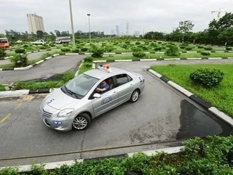 Hà Nội quy định giá dịch vụ đào tạo lái xe ô tô B2
