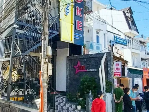 Lâm Đồng: Điều tra vụ mâu thuẫn tiền "bo", khách hát karaoke bị đâm tử vong